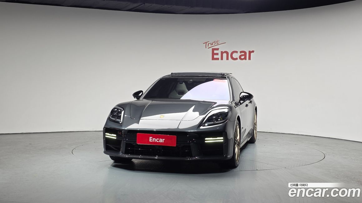 Porsche Panamera 2025
