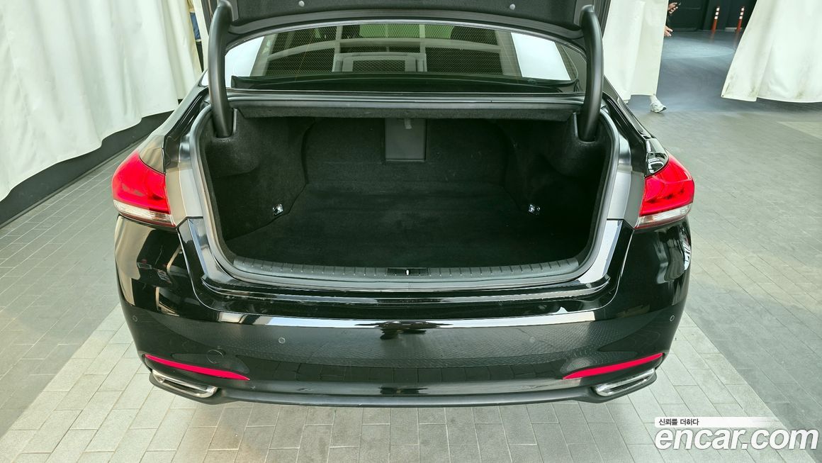 Hyundai Genesis 2016