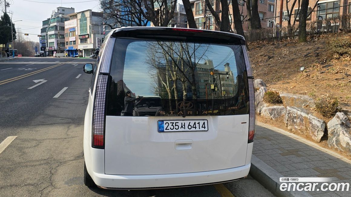 Hyundai Staria 2025