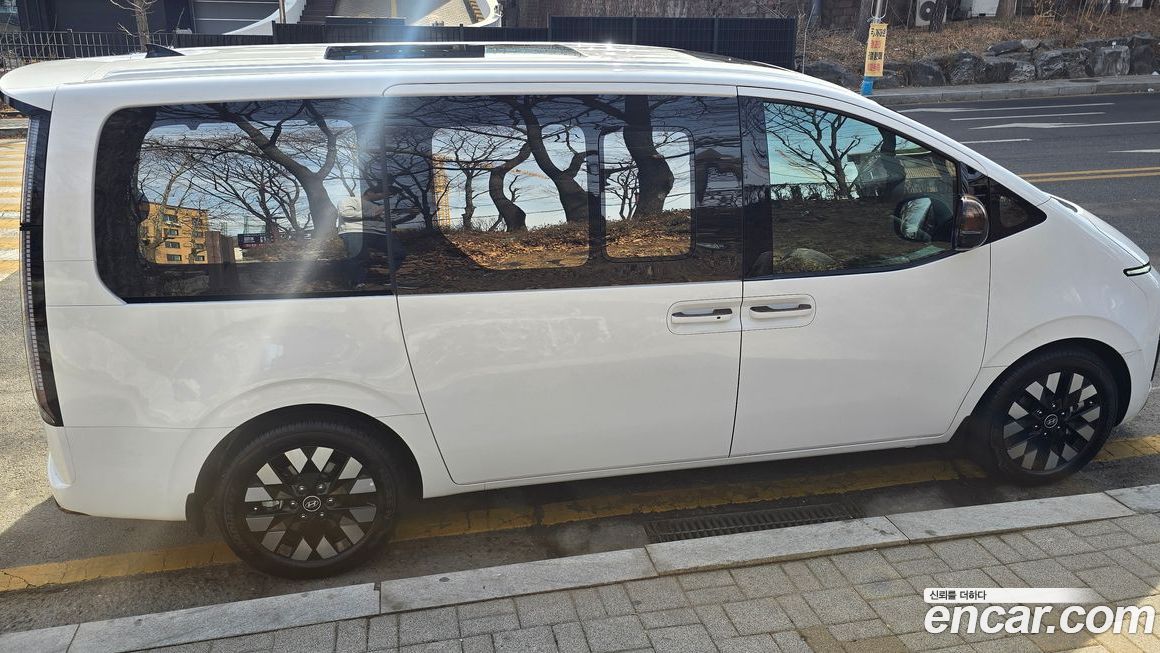 Hyundai Staria 2025
