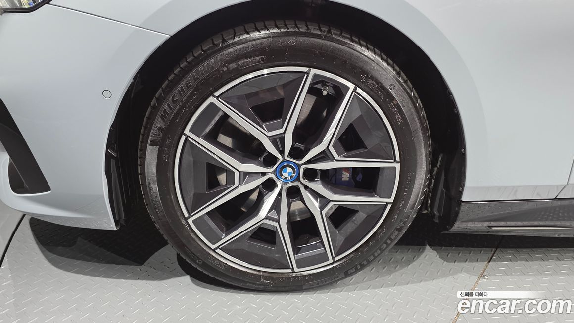 BMW i5 2024