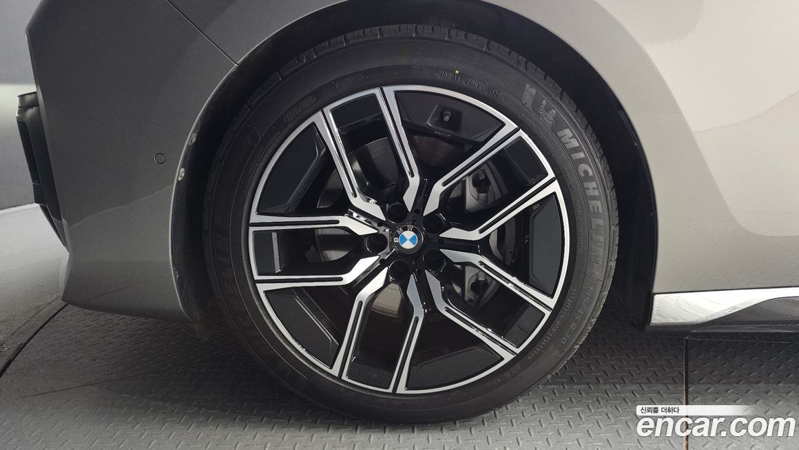 BMW 7-Series 2024