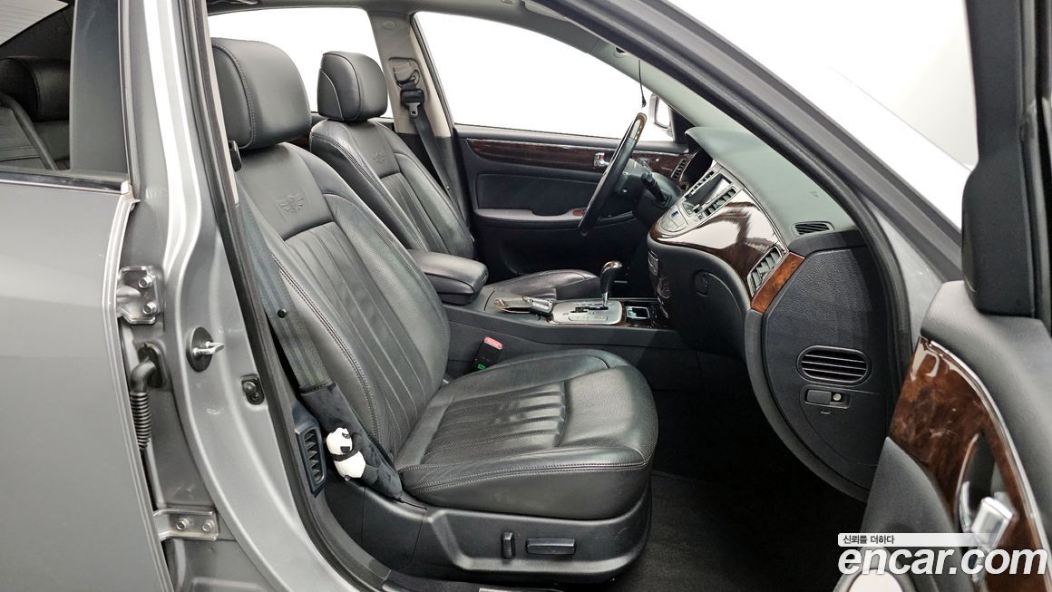 Hyundai Genesis 2010