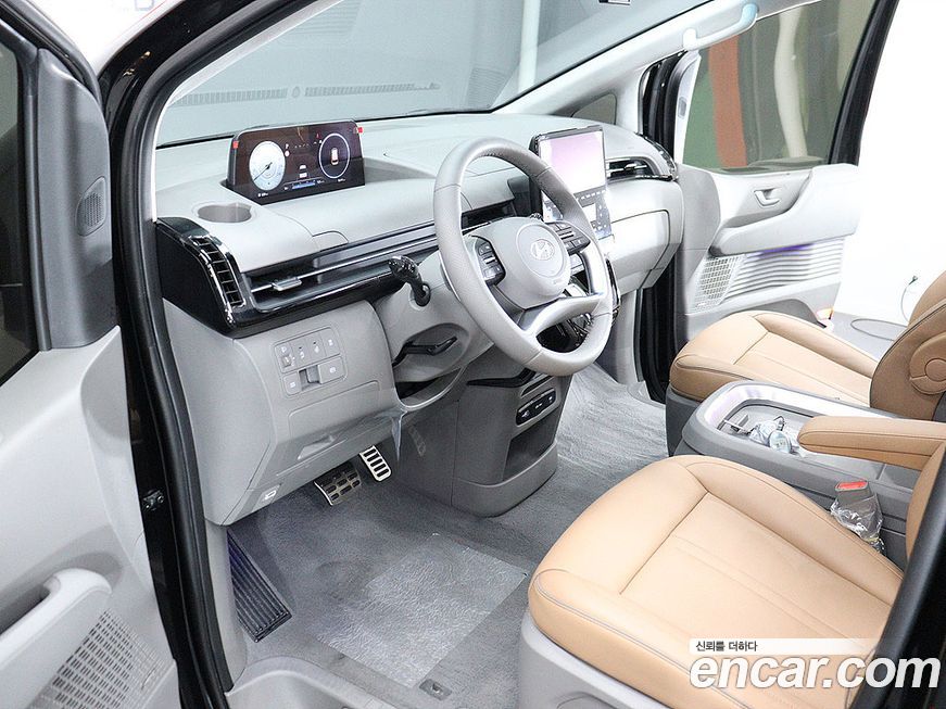 Hyundai Staria 2025