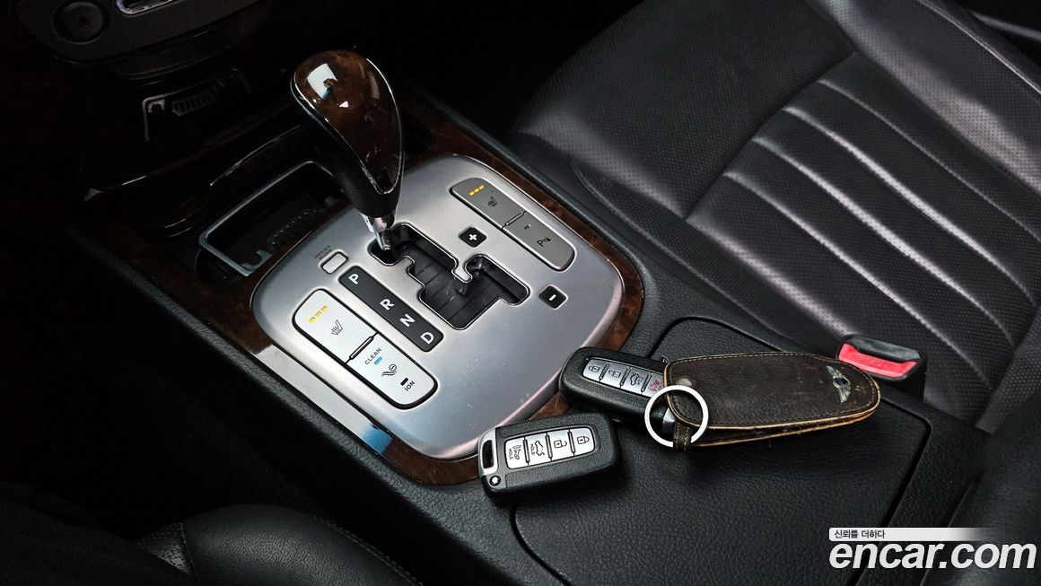 Hyundai Genesis 2010