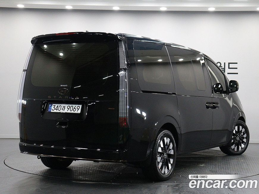 Hyundai Staria 2025
