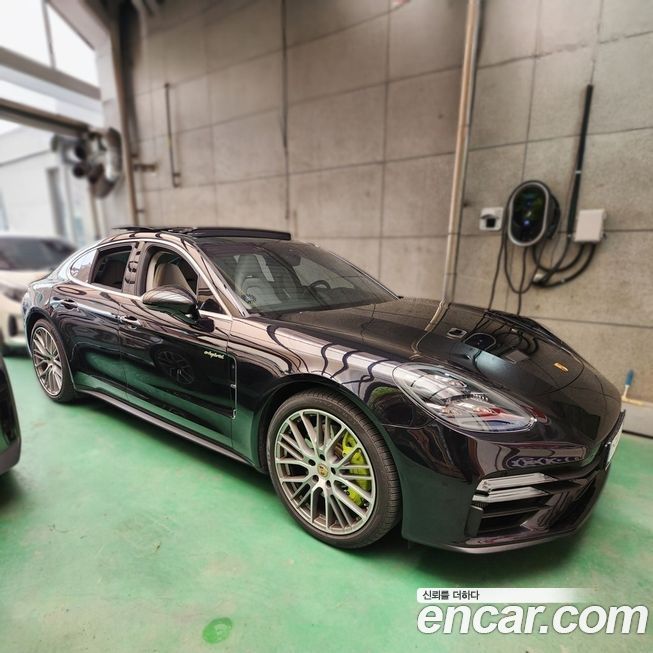 Porsche Panamera 2022