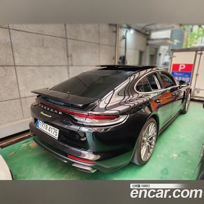 Porsche Panamera 2022