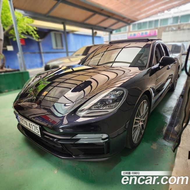 Porsche Panamera 2022