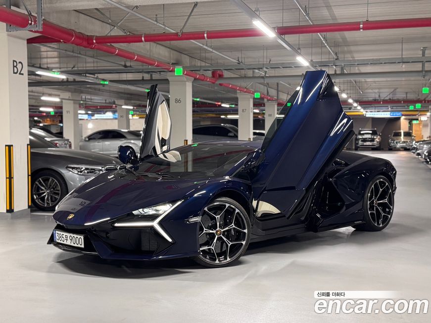 Lamborghini Revuelto 2025