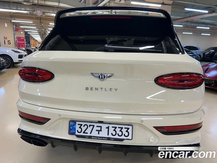 Bentley Bentayga 2023