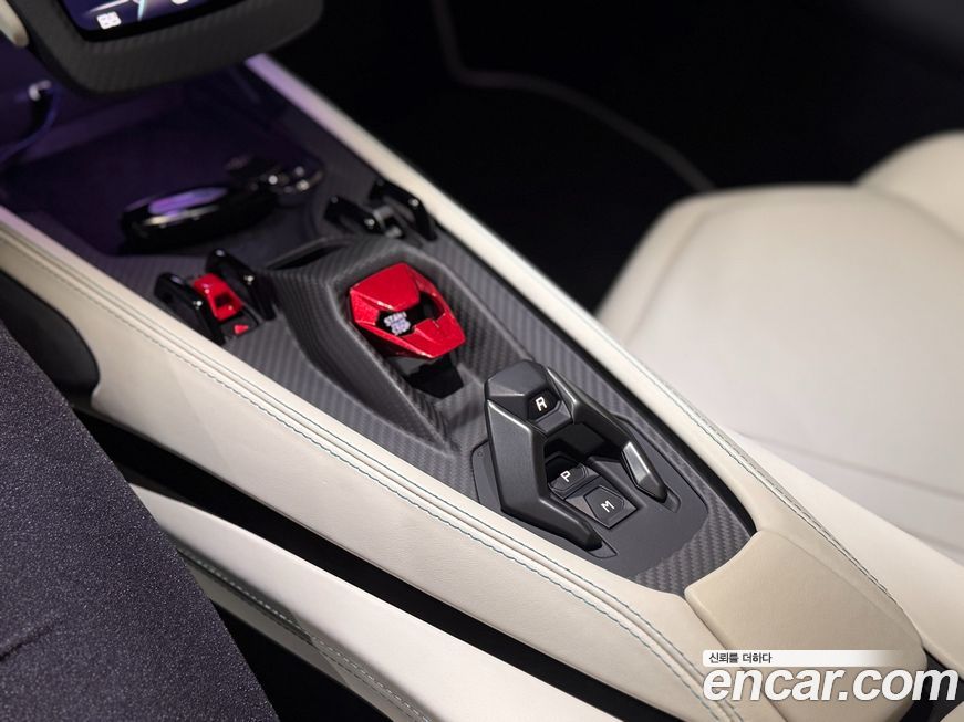 Lamborghini Revuelto 2025