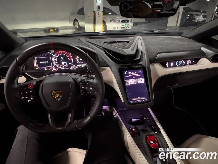 Lamborghini Revuelto 2025