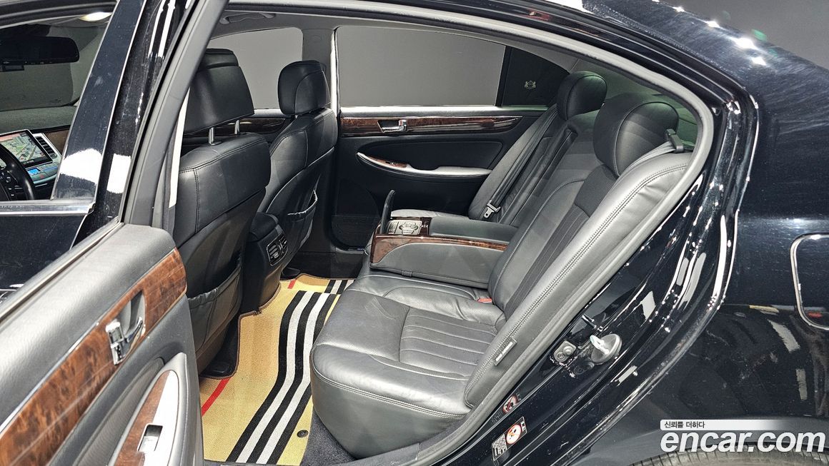 Hyundai Genesis 2010