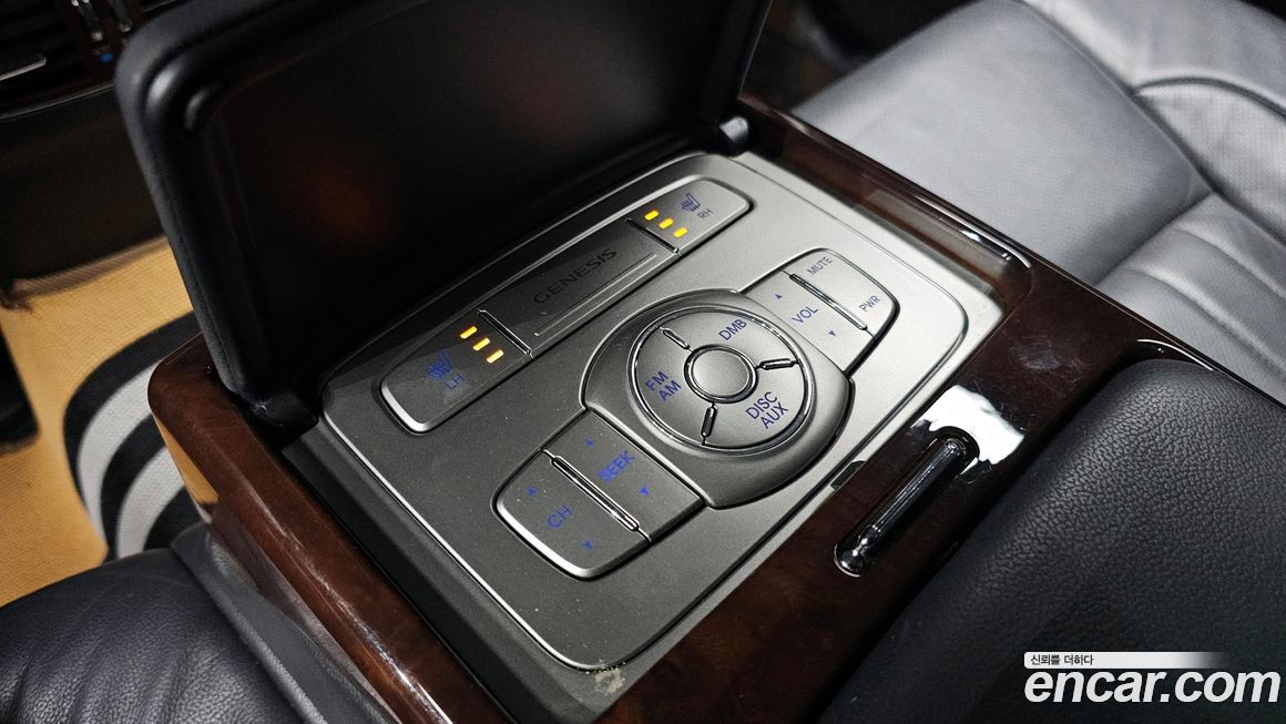 Hyundai Genesis 2010