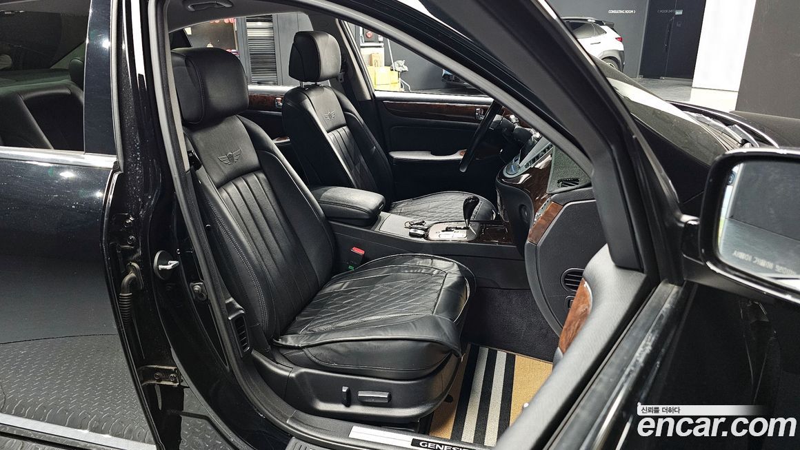 Hyundai Genesis 2010