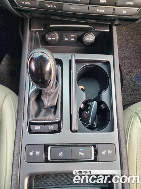 Hyundai Genesis 2016