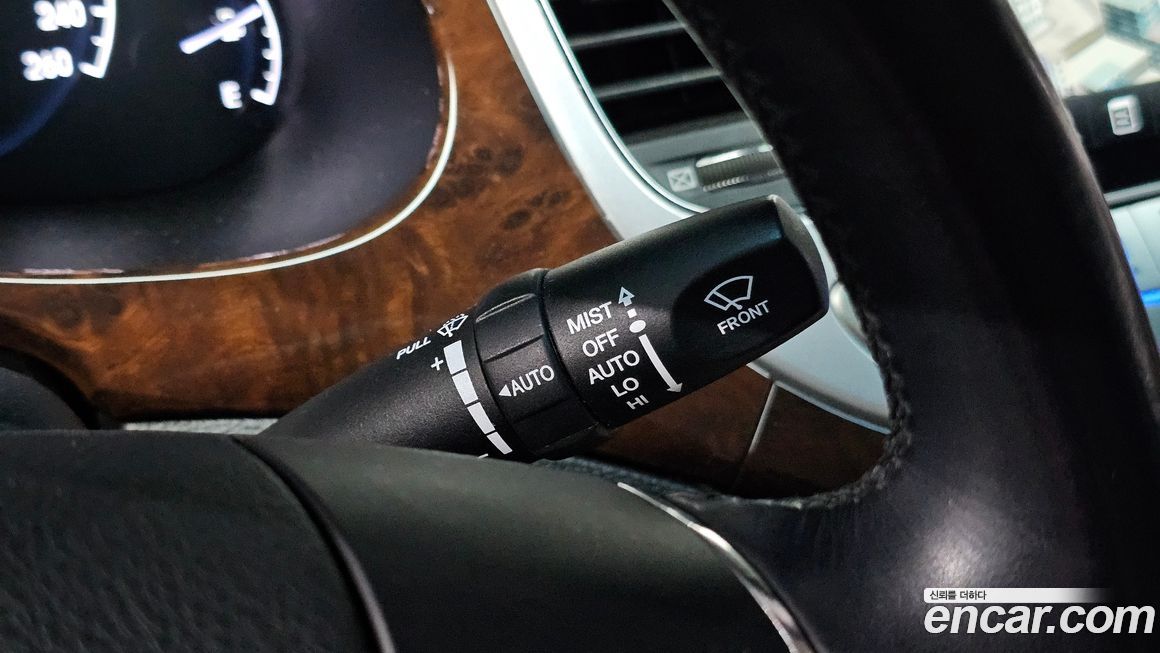 Hyundai Genesis 2010