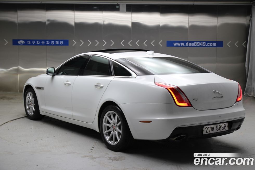 Jaguar XJ 2016
