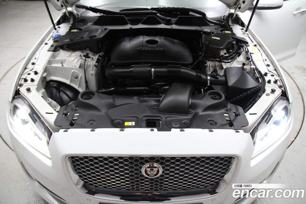 Jaguar XJ 2016