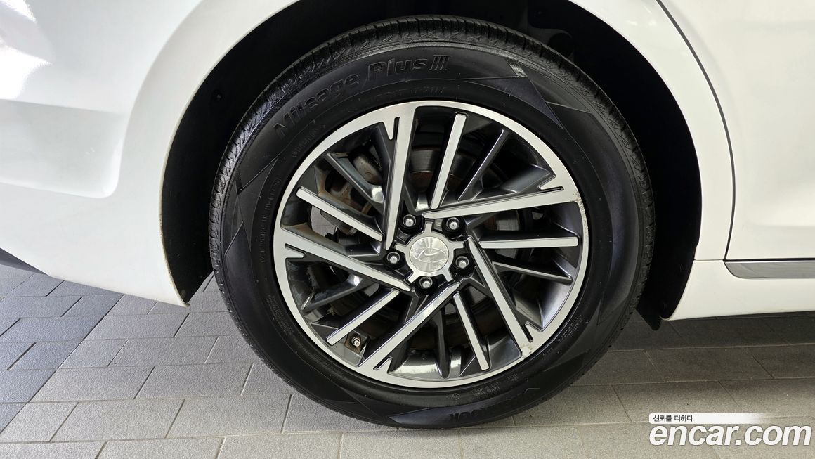 Hyundai Grandeur 2020