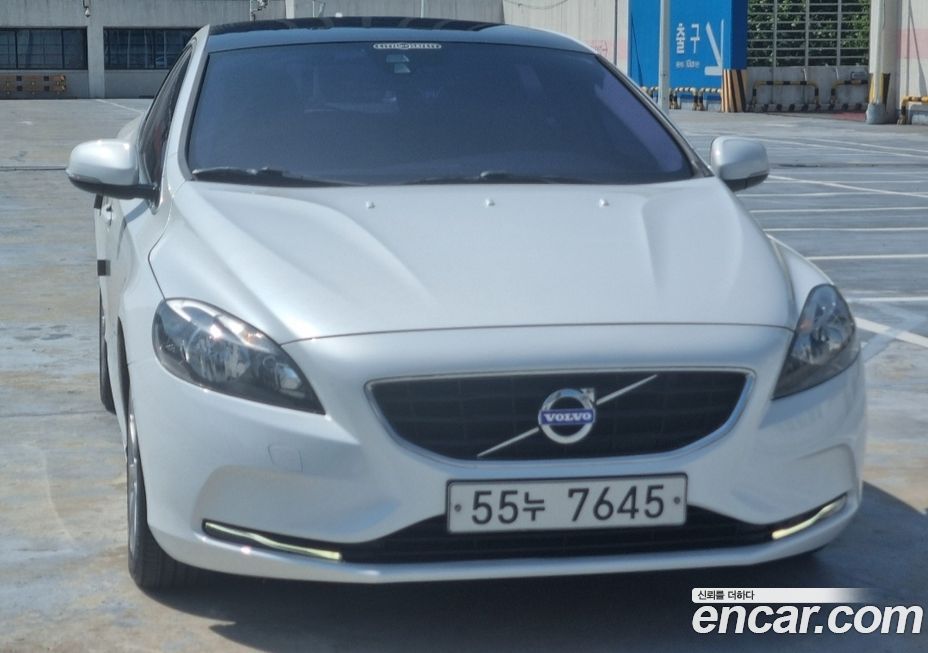 Volvo V40 2015