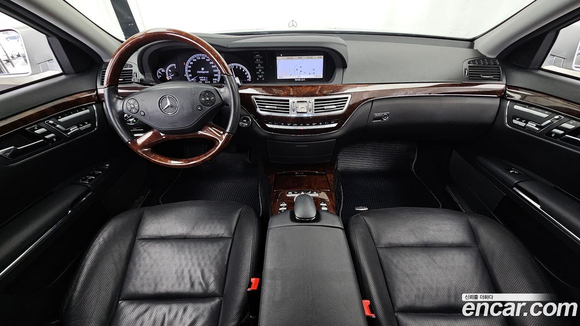 Mercedes-Benz S-Class 2010