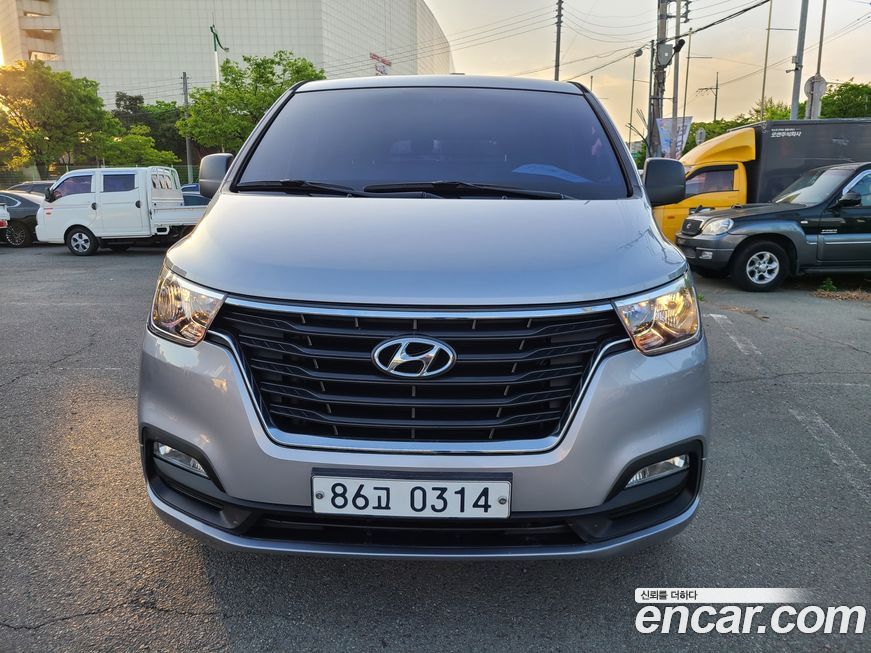 Hyundai Starex 2019