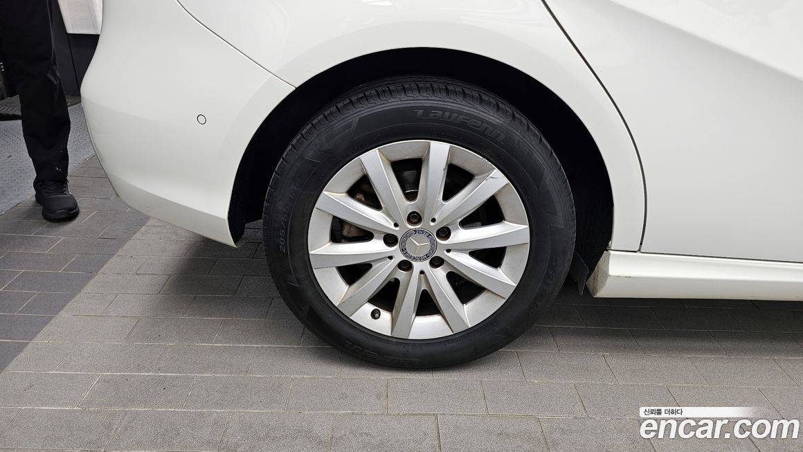 Mercedes-Benz B-Class 2017