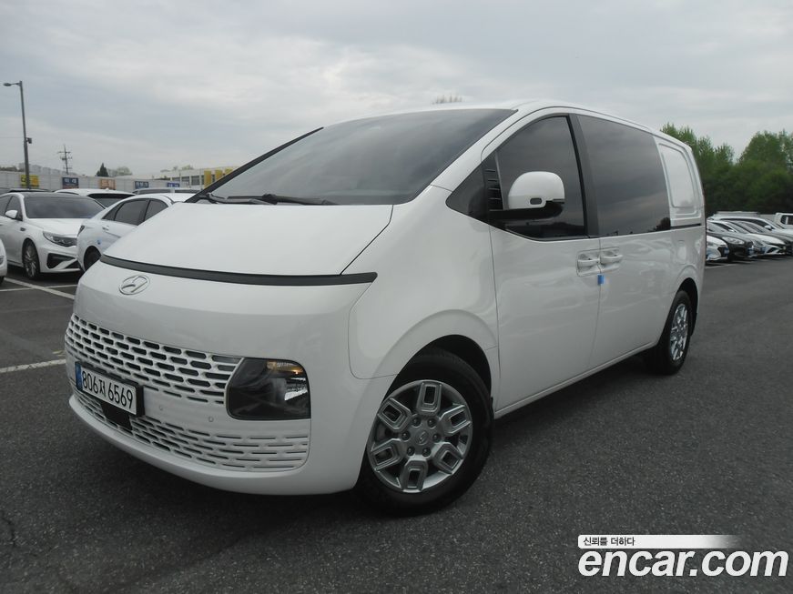 Hyundai Staria 2023