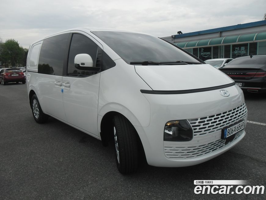 Hyundai Staria 2023