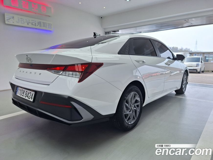 Hyundai AVANTE 2024