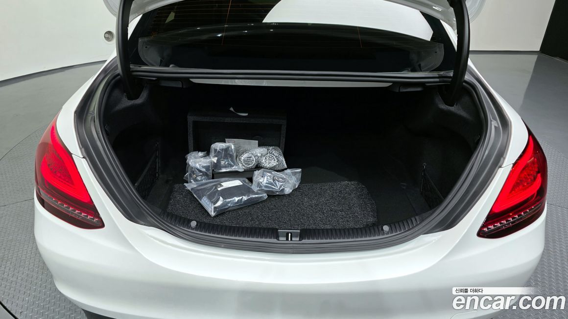 Mercedes-Benz C-Class 2019