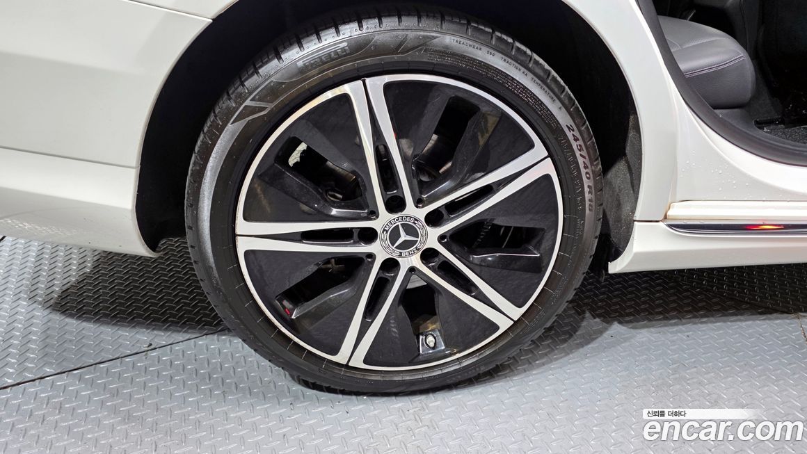 Mercedes-Benz C-Class 2019