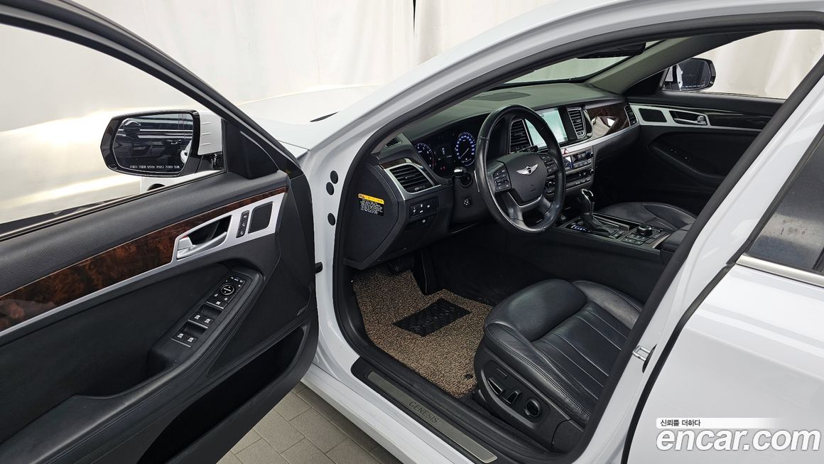 Hyundai Genesis 2015