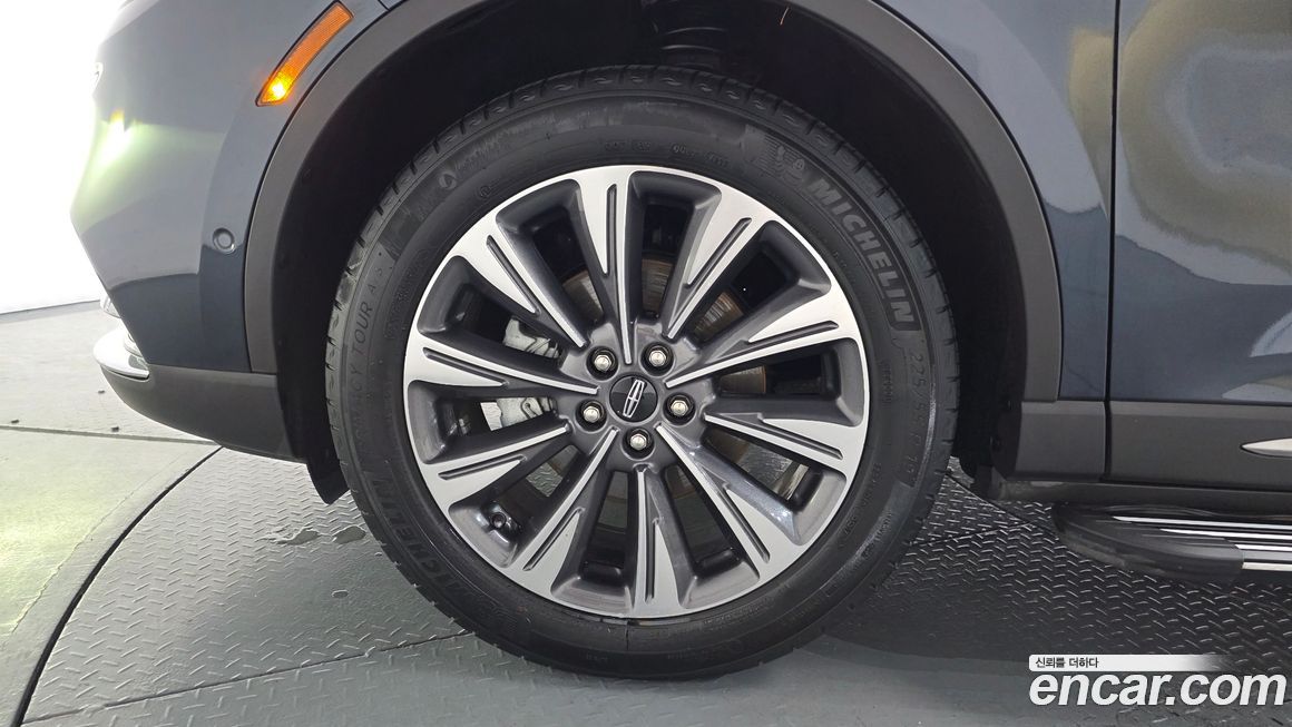 Lincoln Corsair 2021