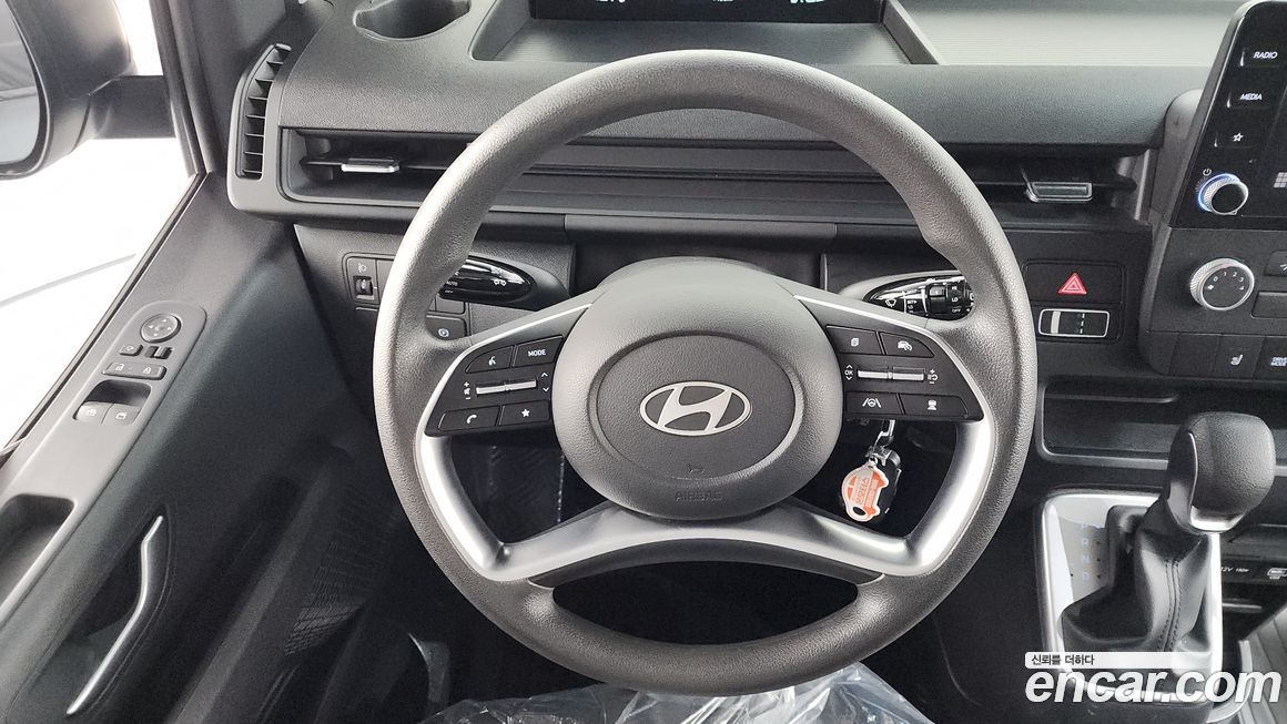 Hyundai Staria 2025