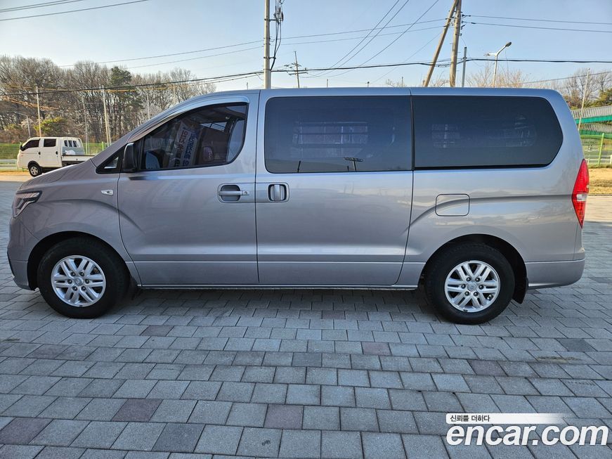 Hyundai Starex 2021