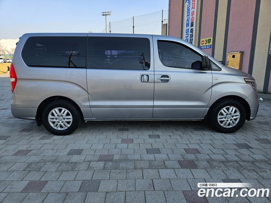 Hyundai Starex 2021