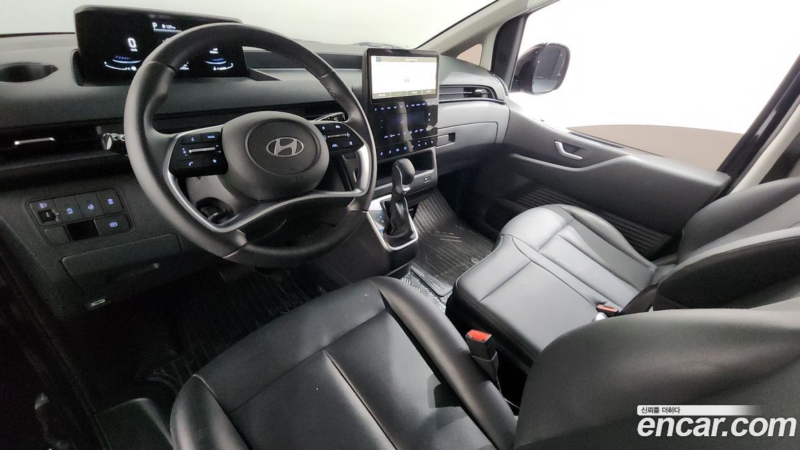 Hyundai Staria 2025