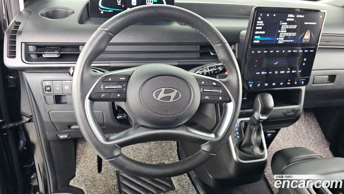 Hyundai Staria 2025