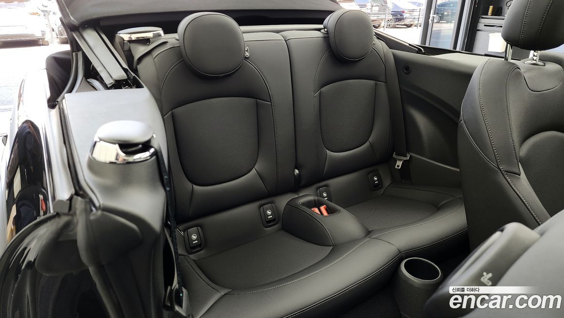 Mini Cooper Convertible 2024