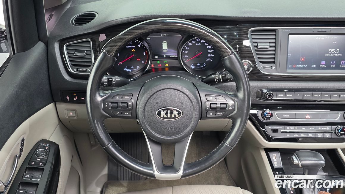 Kia Canival 2019