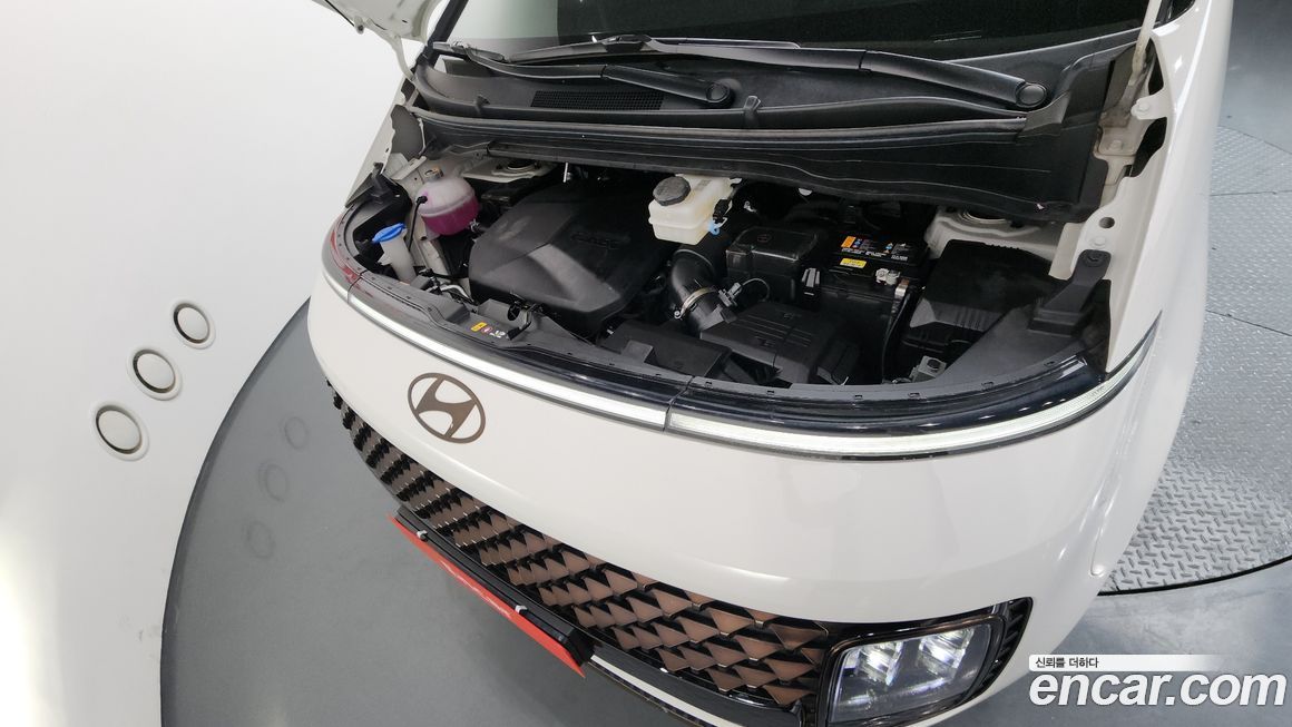 Hyundai Staria 2025