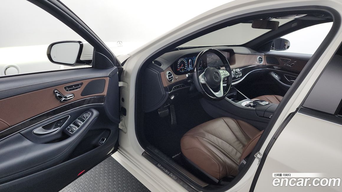 Mercedes-Benz S-Class 2020