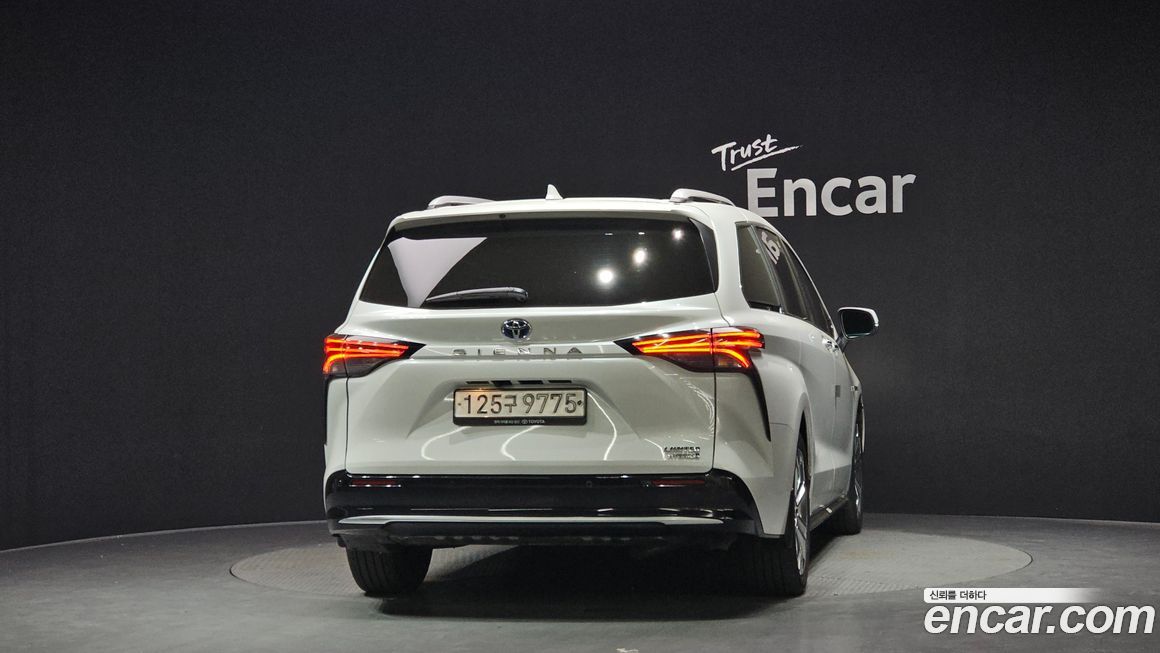 Toyota Sienna 2023