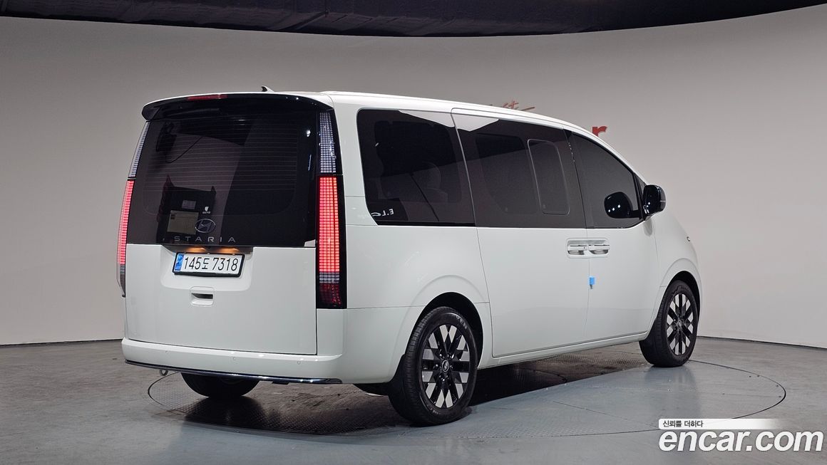 Hyundai Staria 2025