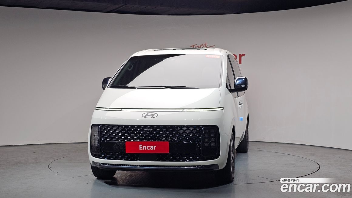 Hyundai Staria 2025