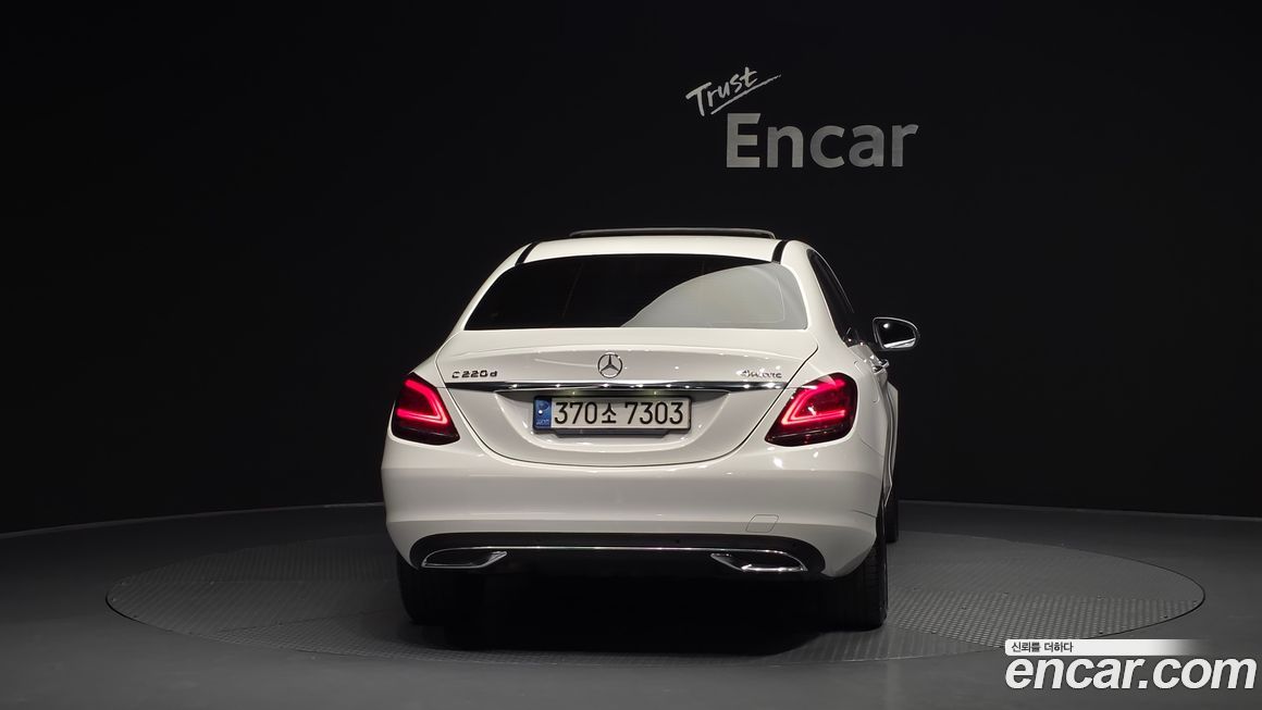 Mercedes-Benz C-Class 2021