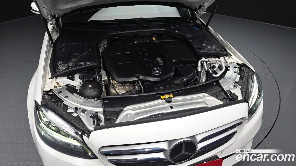 Mercedes-Benz C-Class 2021